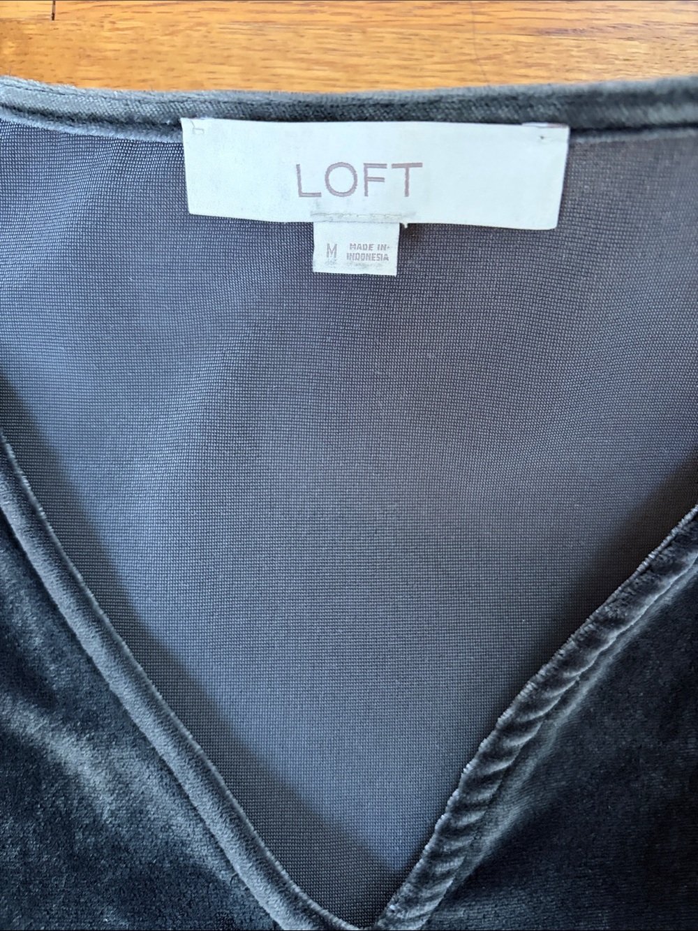 LOFT Velvet Blouse V-Neck Puff Sleeve Beautiful Elegant Charcoal. Medium - Picture 3 of 10